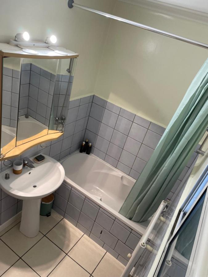 Grand Studio 7 Minutes De La Plage Et Climatise Sur Juan Les Pins Antibes Ngoại thất bức ảnh
